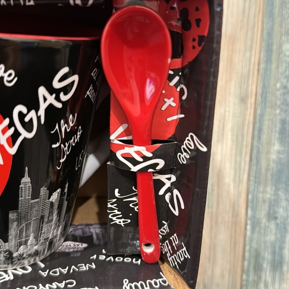 Las Vegas Commemorative Mug w/spoon - Picture 3 of 5